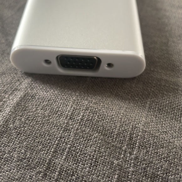 J5create, Insignia and Belkin adapters. - Picture 6 of 9